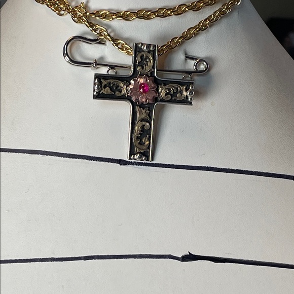 Vintage-Inspired Gold and Silver Cross Brooch with a Real Ruby Center - Picture 2 of 6